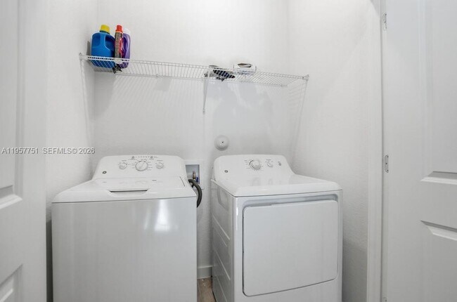 Photo - 816 NW 3rd Ter