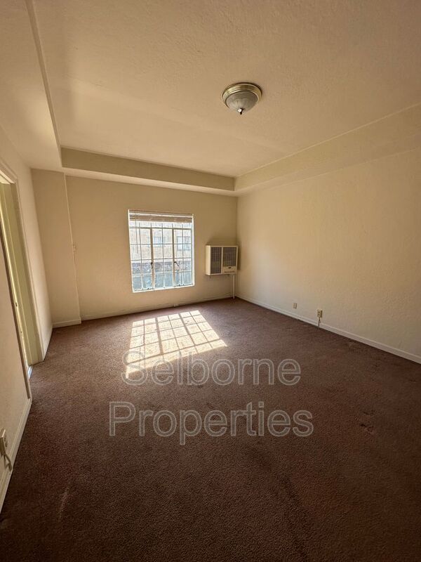 Photo - 2501 Ivy Dr