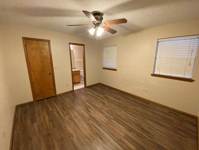 Photo - 415 Wild Wind Rd