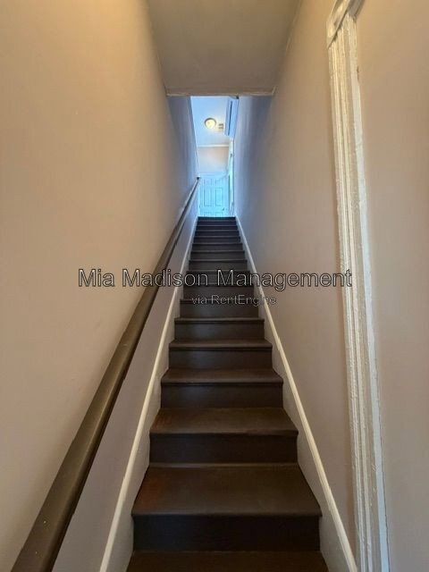 Photo - 305 W 39th St
