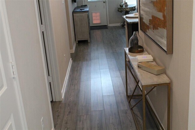 1011 Old Vine Rd House Off Campus - Image 