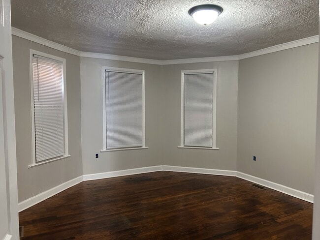 Photo - 381 National Ave