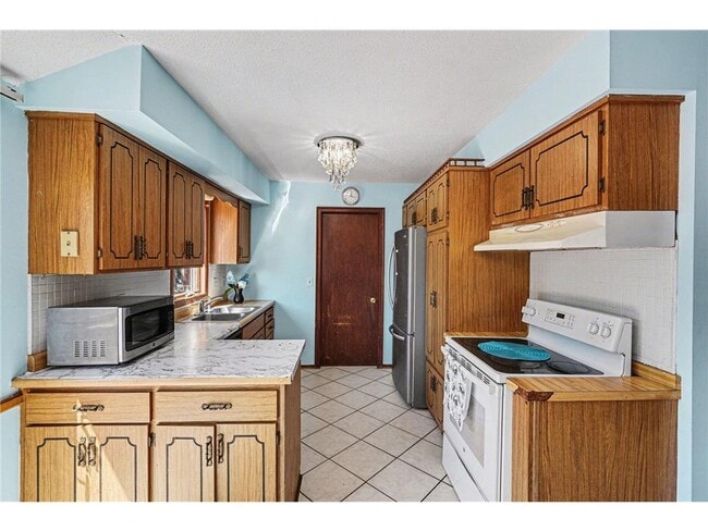 Photo - 7617 Lee Ave N