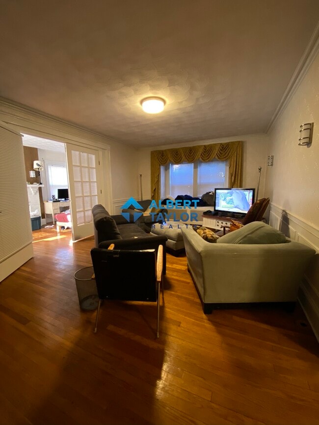 Building Photo - 200 Commonwealth Ave Unit 1 Rental