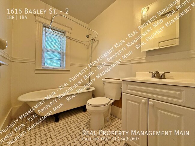 Photo - 1616 Bagley St Unit 2