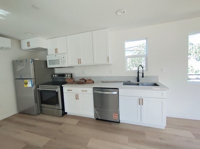 Photo - 3730 Tuller Ave Unit 3730 1/2 Tuller avenue