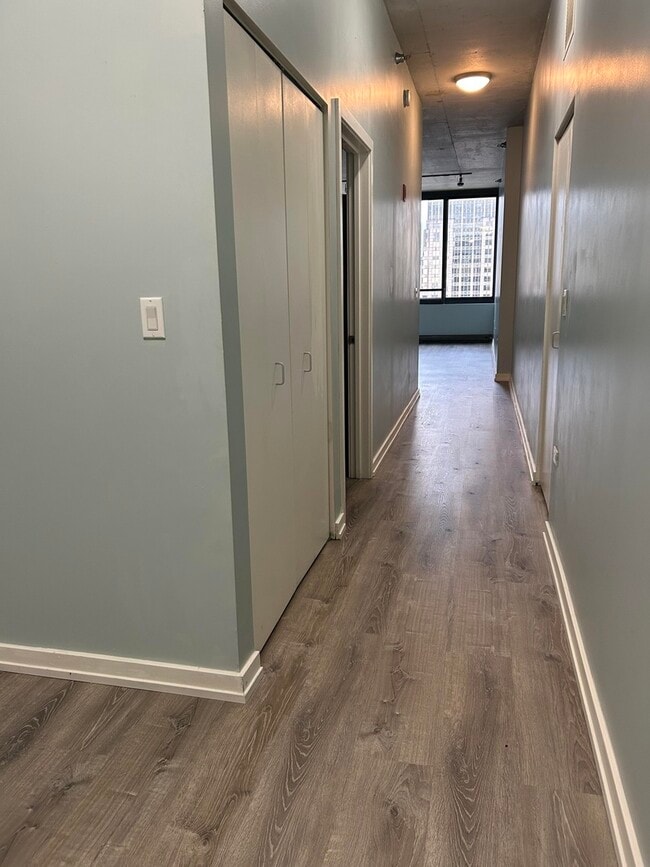 Photo - 235 W Van Buren St Unidad 3618