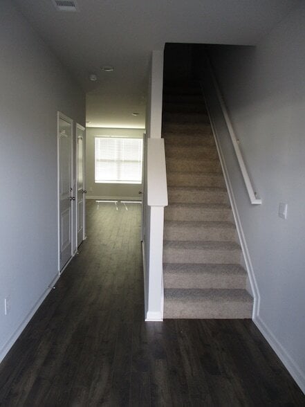 Photo - 515 Ferndale Pl