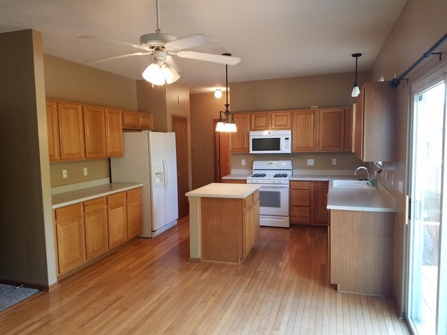 Photo - 15720 Berry St