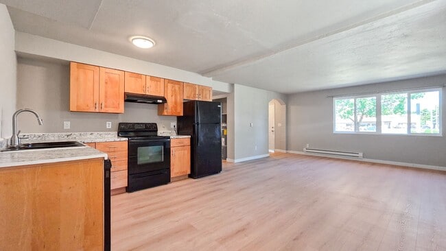 Building Photo - Updated 2 Bed 1 Bath in Fairwood Near Safeway