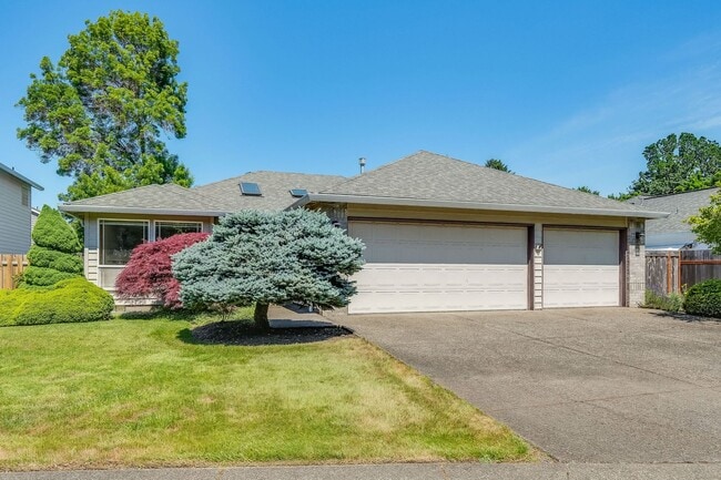 Photo - Charming 3 bed, 2 bath rental home in Wilsonville!