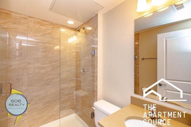 Photo - 649 W Deming Pl Unit 1F
