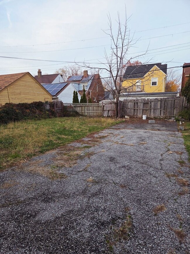 18101 Schenely Ave