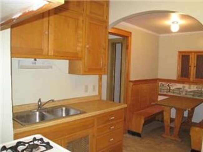 Building Photo - 4004 20th Ave S