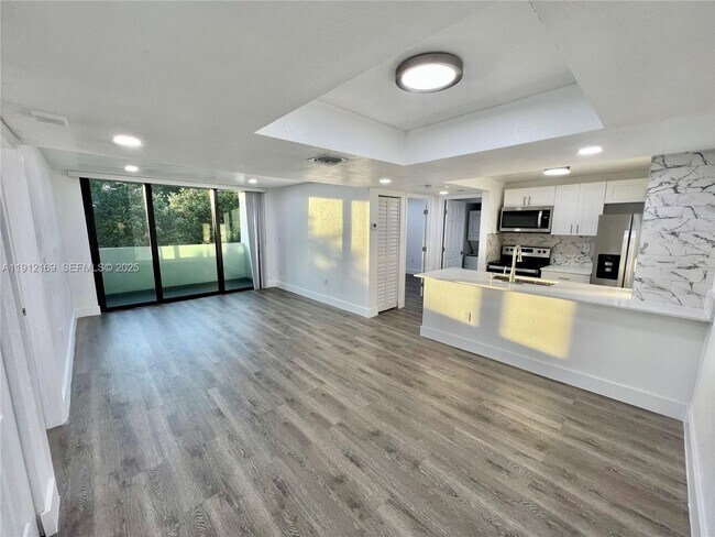 Building Photo - 8006 SW 149th Ave Unit D302