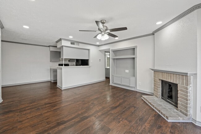 Photo - 12905 Woodforest Blvd Unit 204
