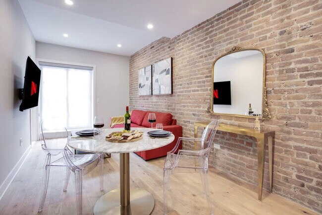 Photo - 1520 Av des Pins O Unit FL2-ID1310912P