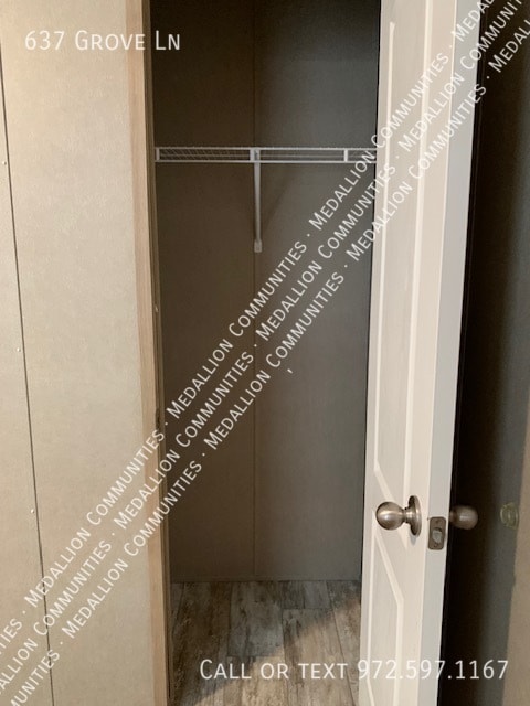 Photo - 637 Grove Ln