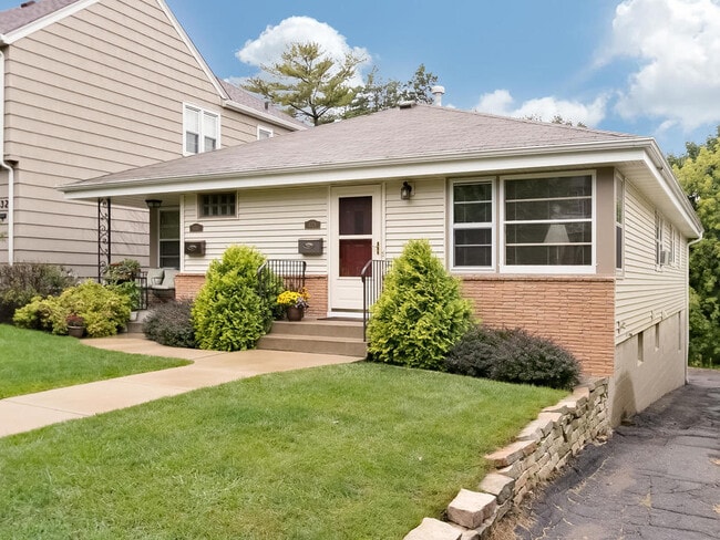 Photo - 4328 York Ave S