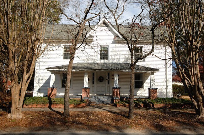 Photo - 203 E Main St House