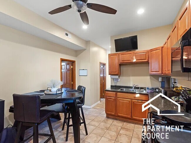 Photo - 2028 N Hamlin Ave Unidad 2