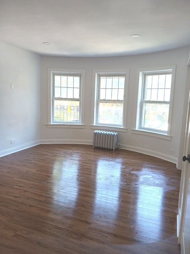 Photo - 5947 N Winthrop Ave Unit 1B