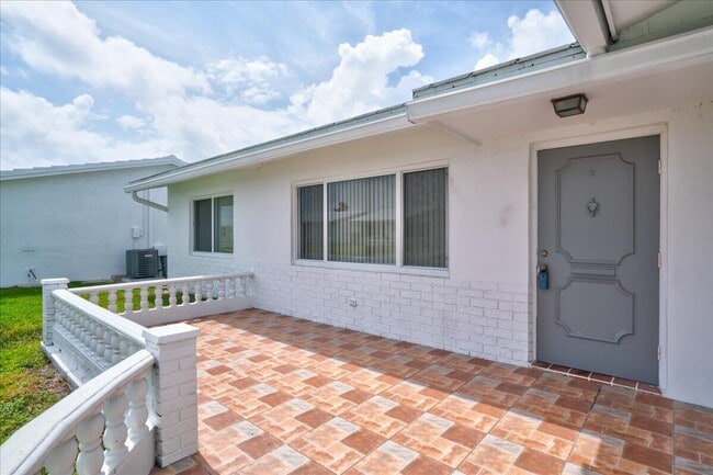 Photo - 2086 SW 12th Ave