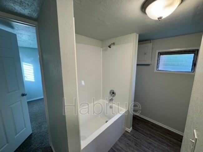 Photo - 2318 W Targee St