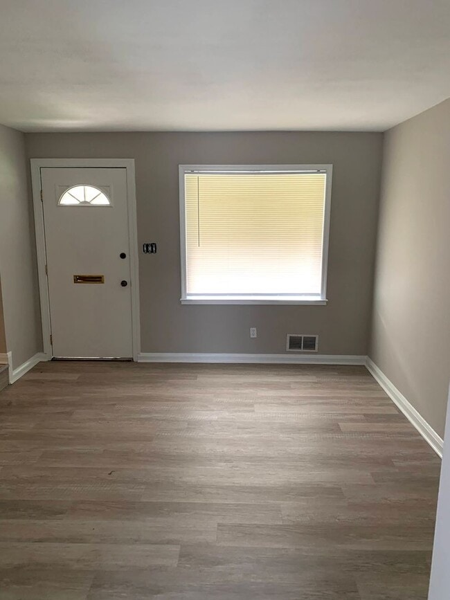 Photo - 5514 The Alameda