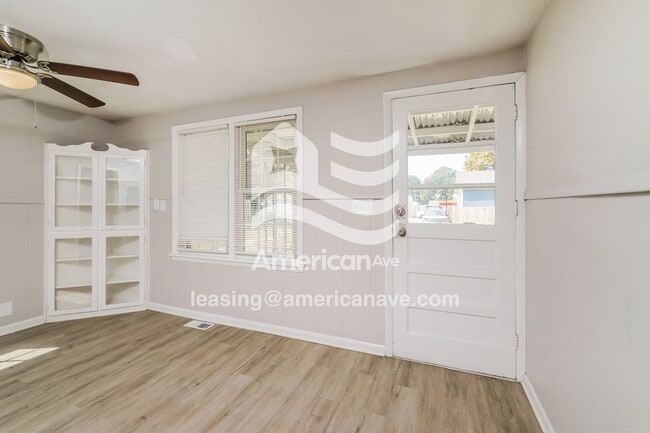 Photo - 523 E 8th St