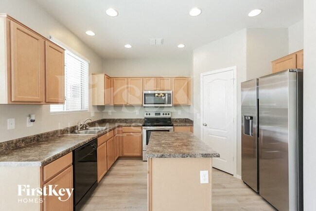 Photo - 7915 S 8th Way