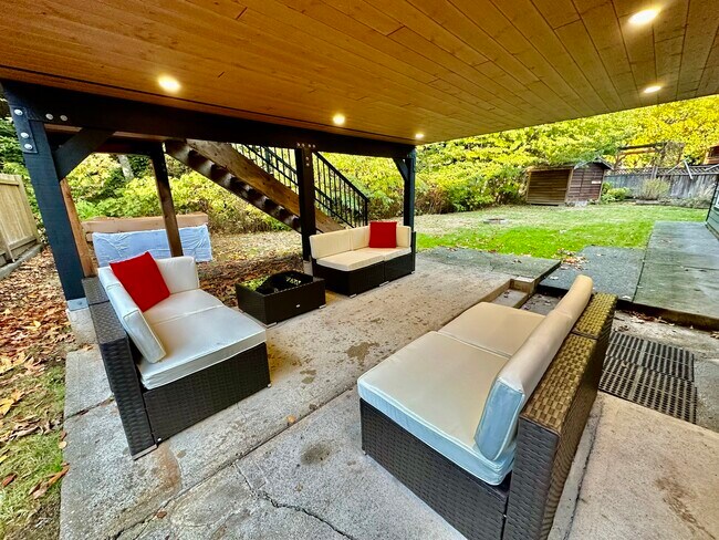 Photo - 38285 Juniper Cres