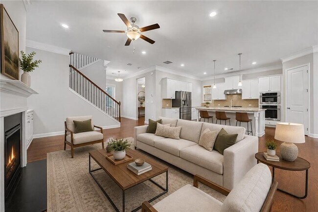 Photo - 165 Mansfield Dr