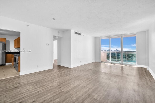 Photo - 3001 S Ocean Dr Unidad 1231