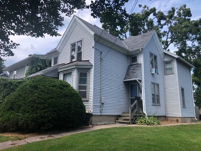 Building Photo - 924 Drake St Unit 924 Drake St #1