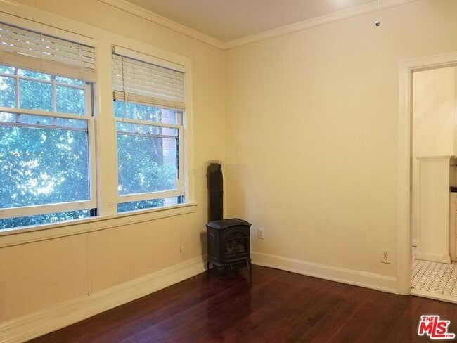 Photo - 649 N Rossmore Ave Unit 102