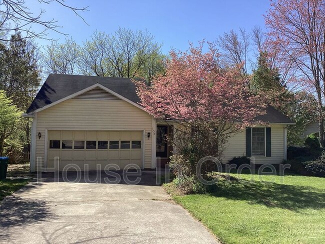 Photo - 108 Hyacinth Ln House