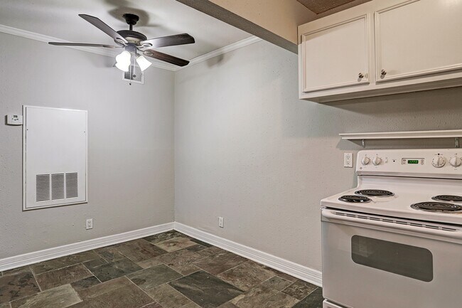 Photo - 405 Hawthorne St