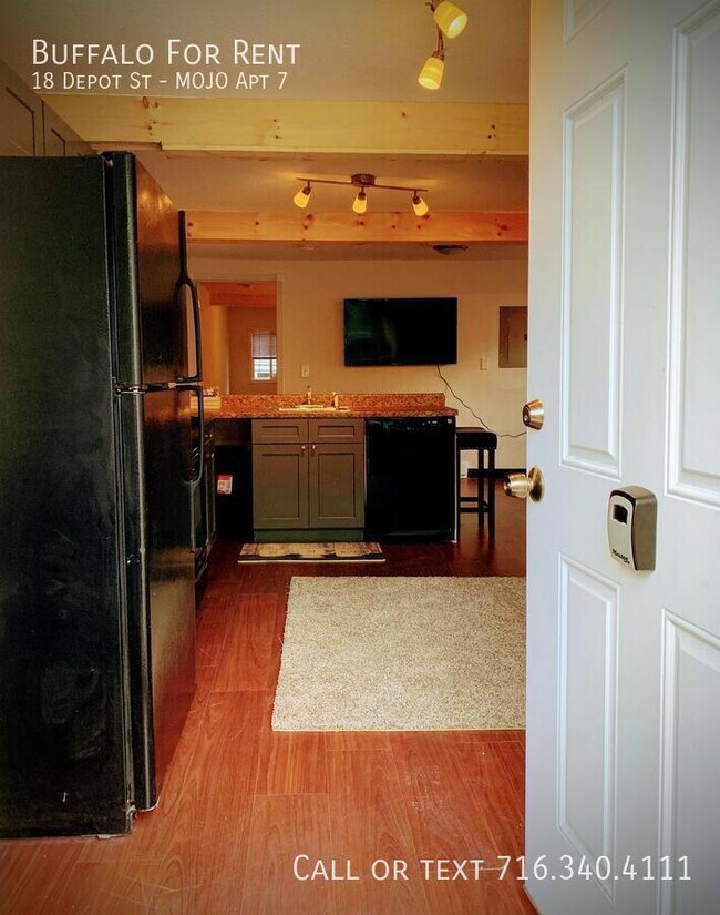 Photo - 18 Depot St Unidad MOJO Apt 7