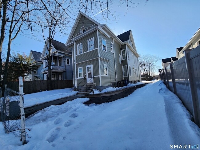 Photo - 538 Howard Ave