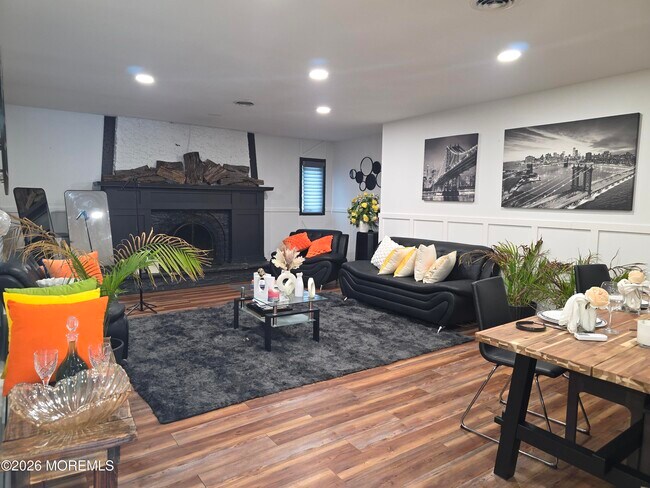 Photo - 930 Fairview Dr