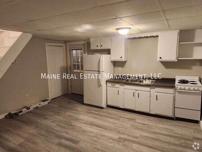 Building Photo - 123 Union St Rental