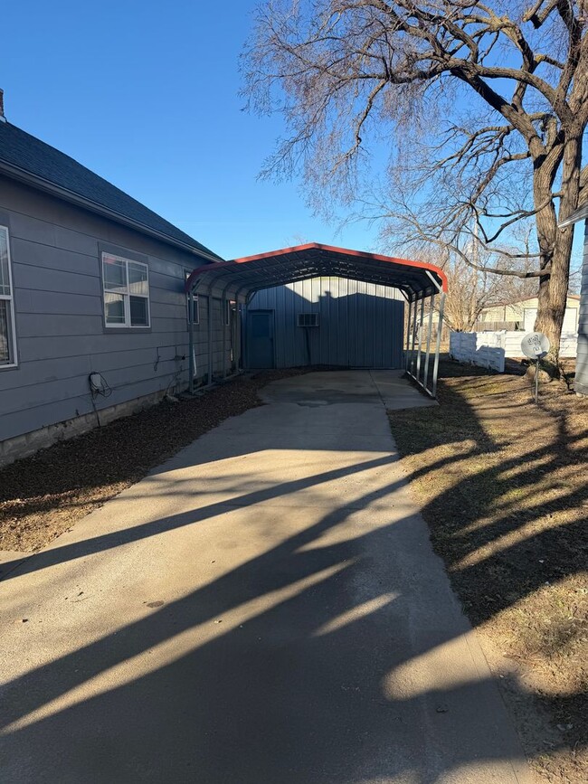 Photo - Hutchinson Rental