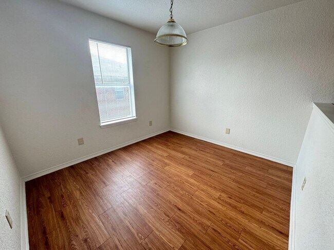 Photo - 2808 Cantabrian Dr Unidad Apt C
