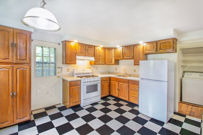 Building Photo - 421 S Trenton Ave Unit 2 Rental