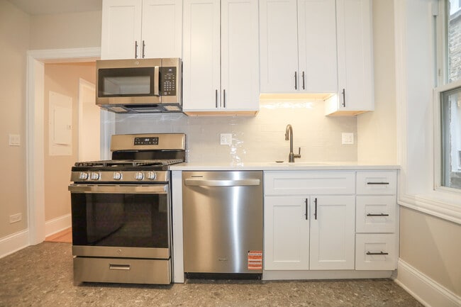 Photo - 6418 N Richmond St Unit 3W