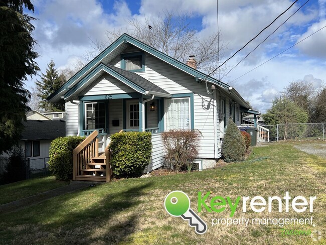 Building Photo - Tacoma Heritage Wrapped in a 4 Bedroom 1.5... Rental