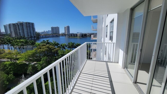 Photo - 2801 NE 183rd St Unit 714W
