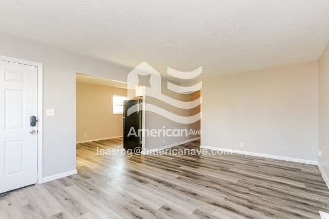 Photo - 2932 Lasalle St