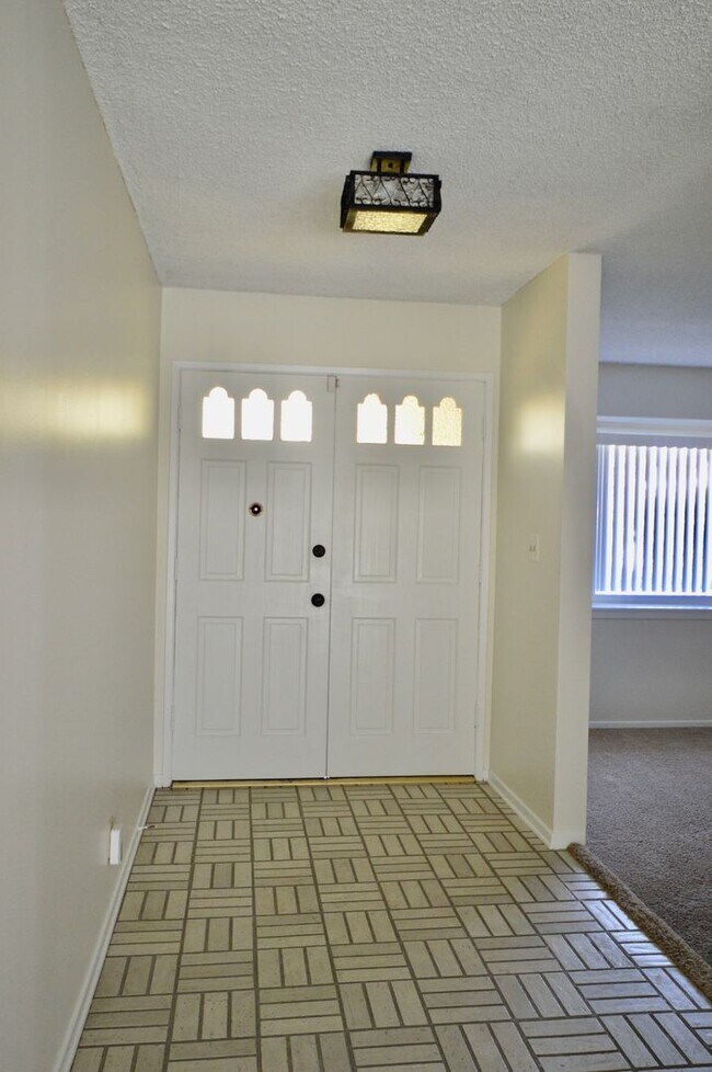 Fantastic Huntington Beach 3 Bedroom Home House Rental in Huntington